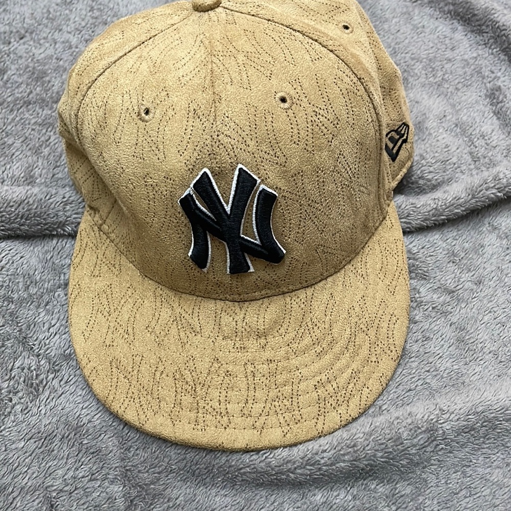New York Yankee hat